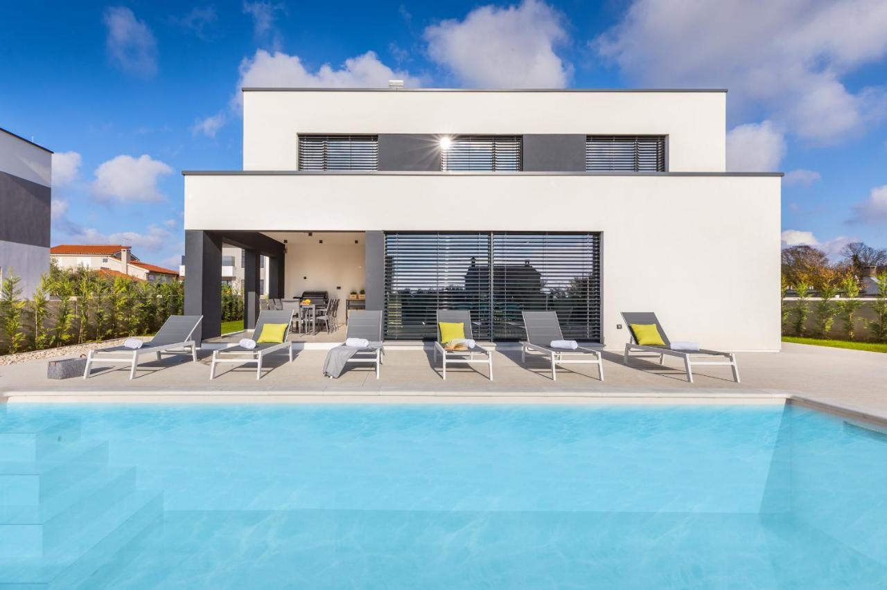 Amazing Private Villa With Outdoor Swimming Pool In Воднян Екстер'єр фото