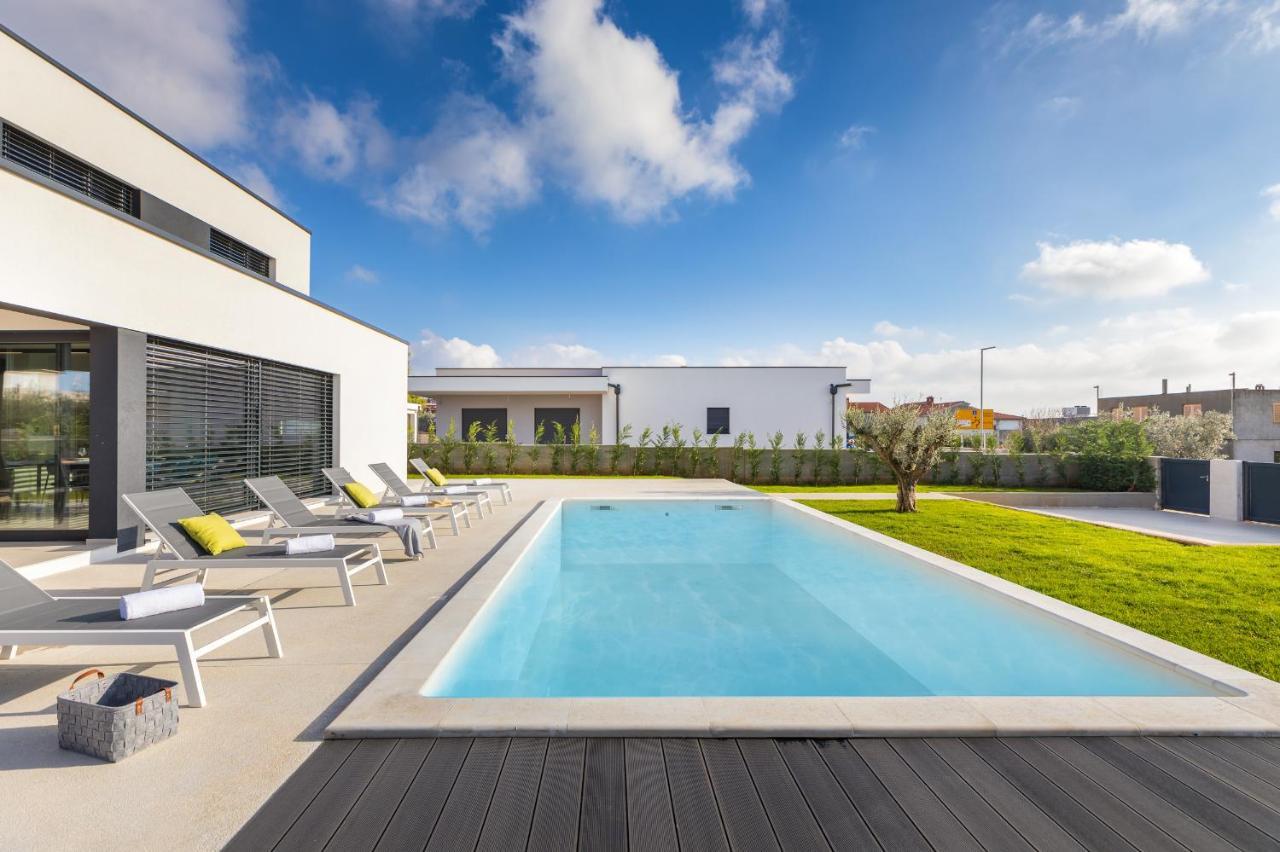 Amazing Private Villa With Outdoor Swimming Pool In Воднян Екстер'єр фото