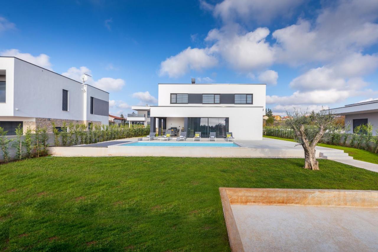 Amazing Private Villa With Outdoor Swimming Pool In Воднян Екстер'єр фото